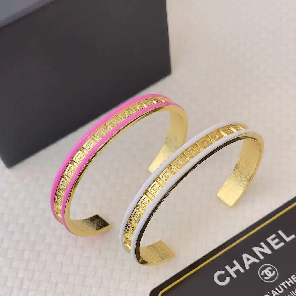 Luxury Enamel Cuff Bracelet in White and Pink - Hình 3