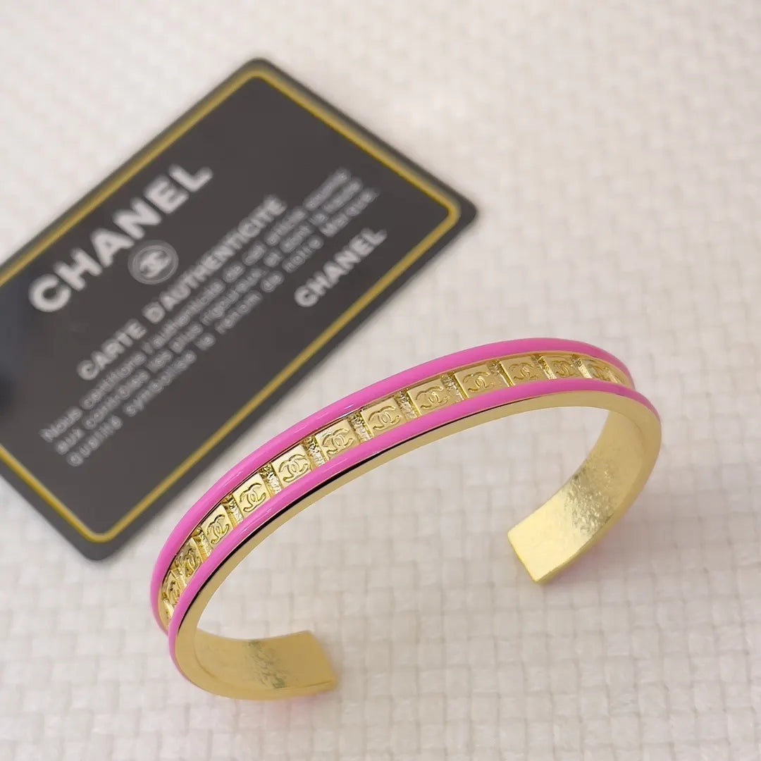 Luxury Enamel Cuff Bracelet in White and Pink - Hình 6