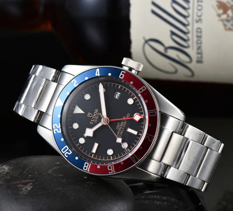 Tudor Black Bay GMT - Hình 2