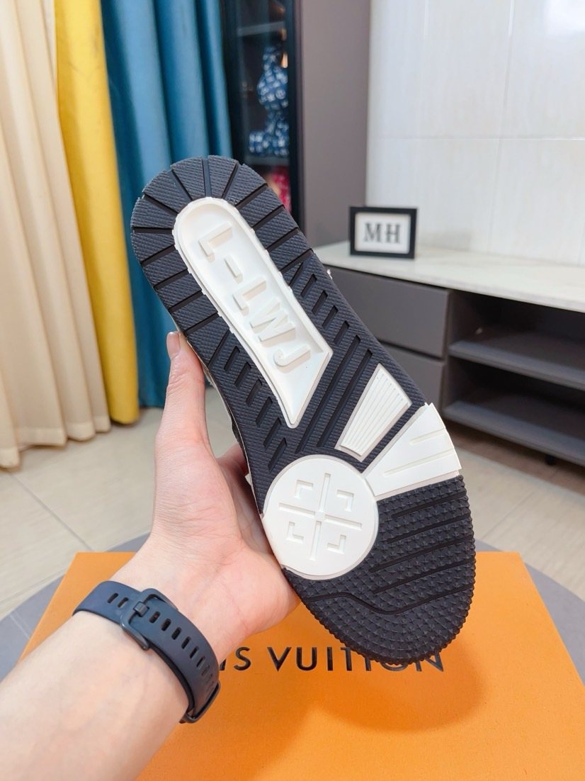 Louis Vuitton Black and White Low-Top Sneakers — detail