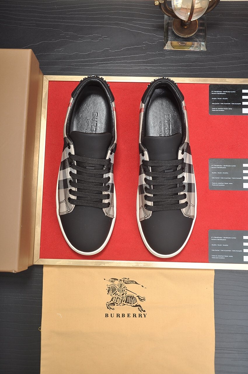 Burberry Gray Check Low-Top Sneakers — front