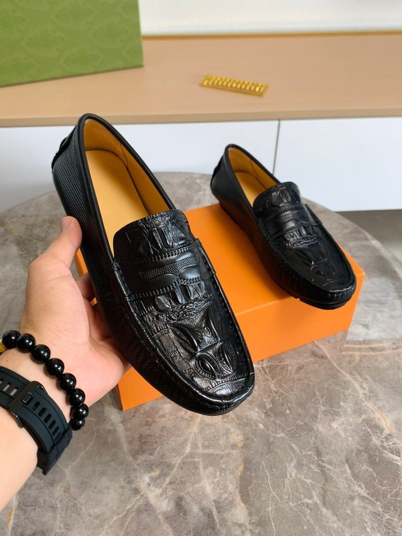 Louis Vuitton Black Textured Leather Loafers — model