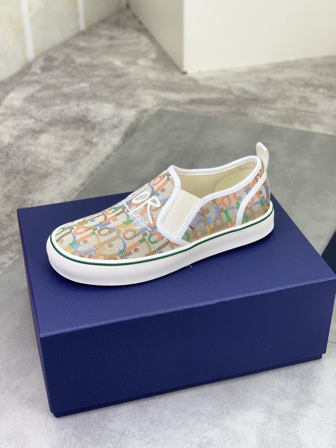 微商相册测试鞋子-Dior Multicolor Canvas Slip-On Shoes — side