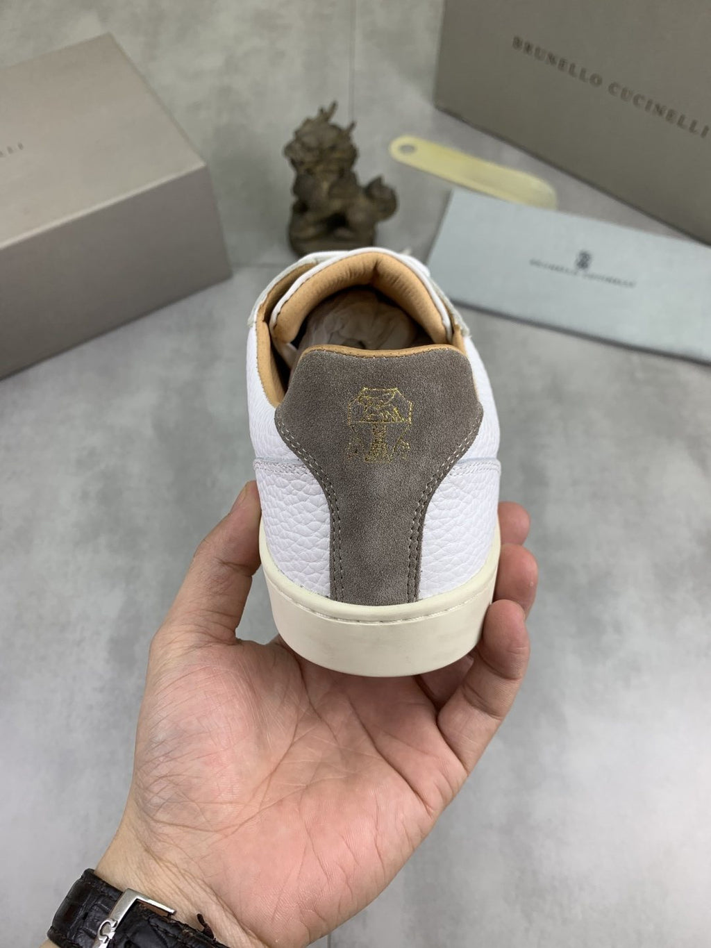 微商相册测试鞋子-Brunello Cucinelli White and Taupe Low-Top Sneakers — back
