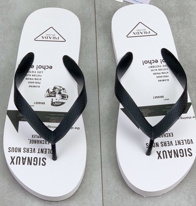 微商相册测试鞋子-Prada White & Black Graphic Flip-Flops — hero