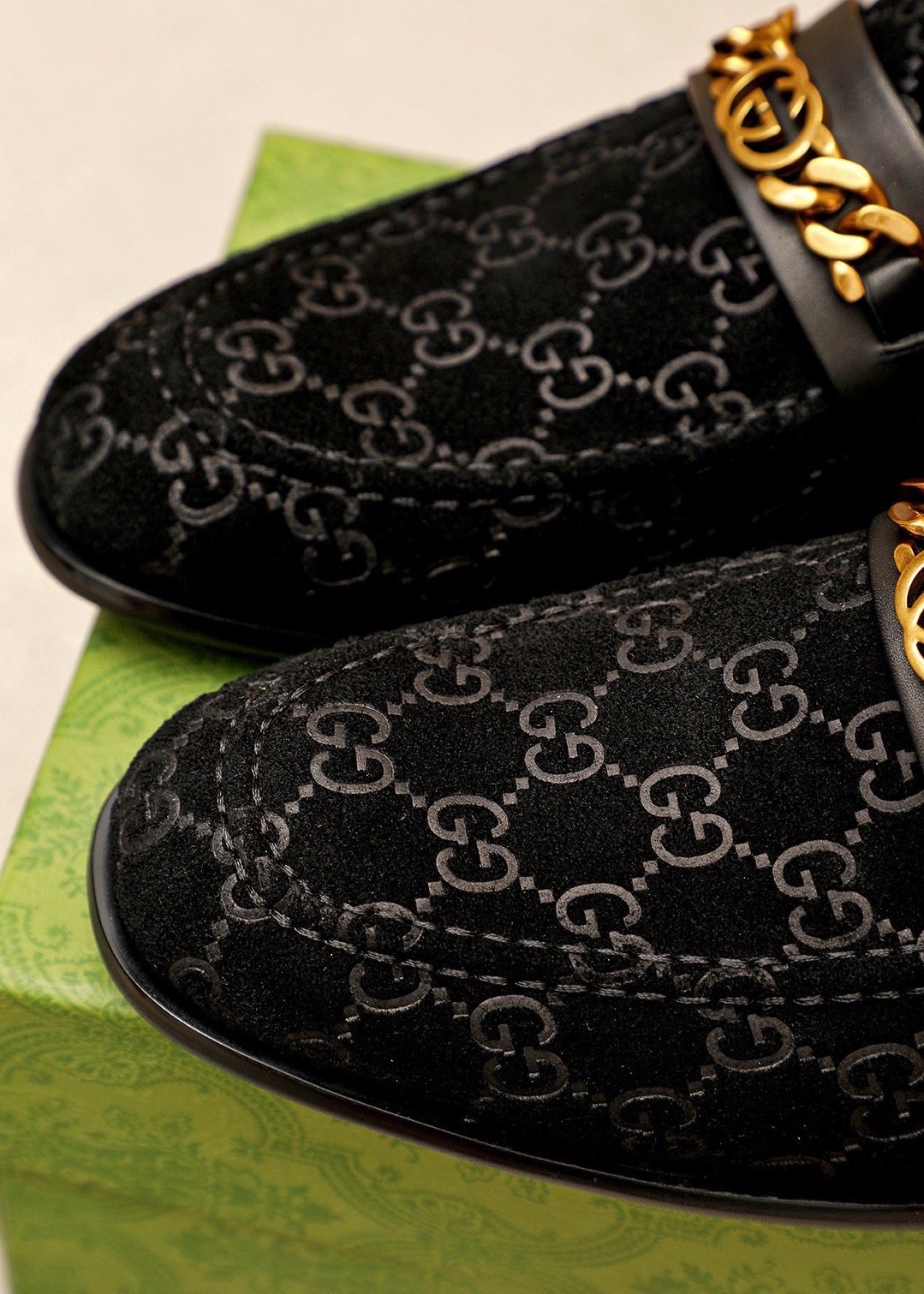 GUCCI Black Patterned Loafers — detail