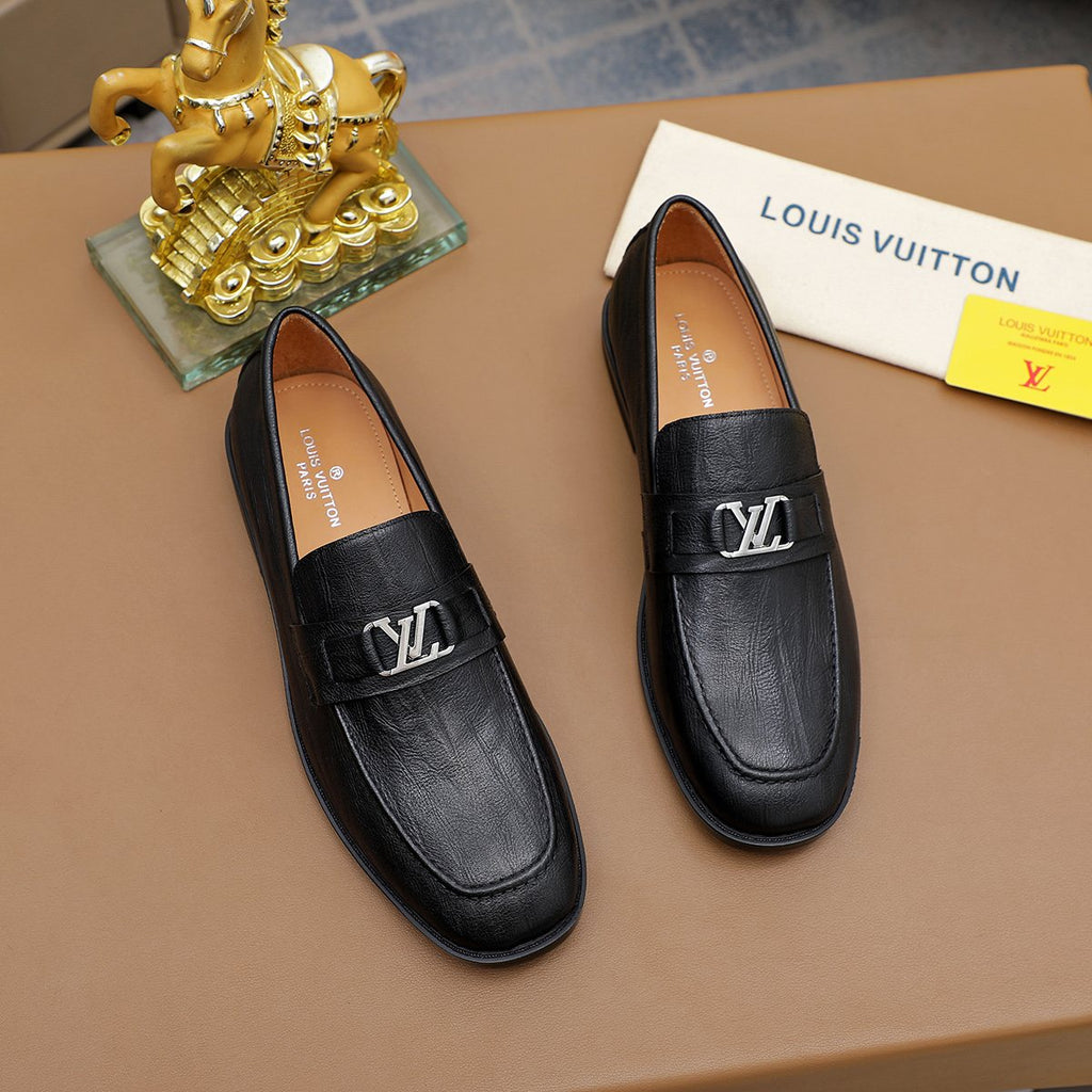 Louis Vuitton Black Textured Hardware Loafers — front