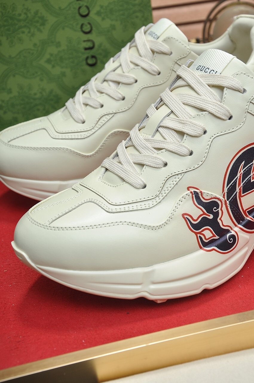 Gucci Off-White Emblem Sneakers — detail