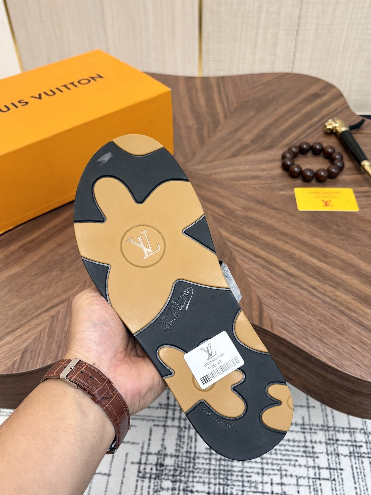 Louis Vuitton Light-Gray Patterned Slide Sandals — detail