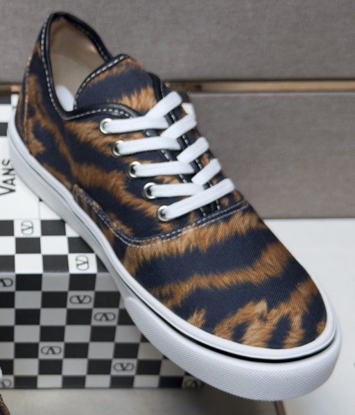 Vans Tiger Stripe Low-Top Sneakers — front