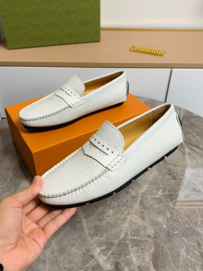 Louis Vuitton White Leather Moc-Toe Loafers — side