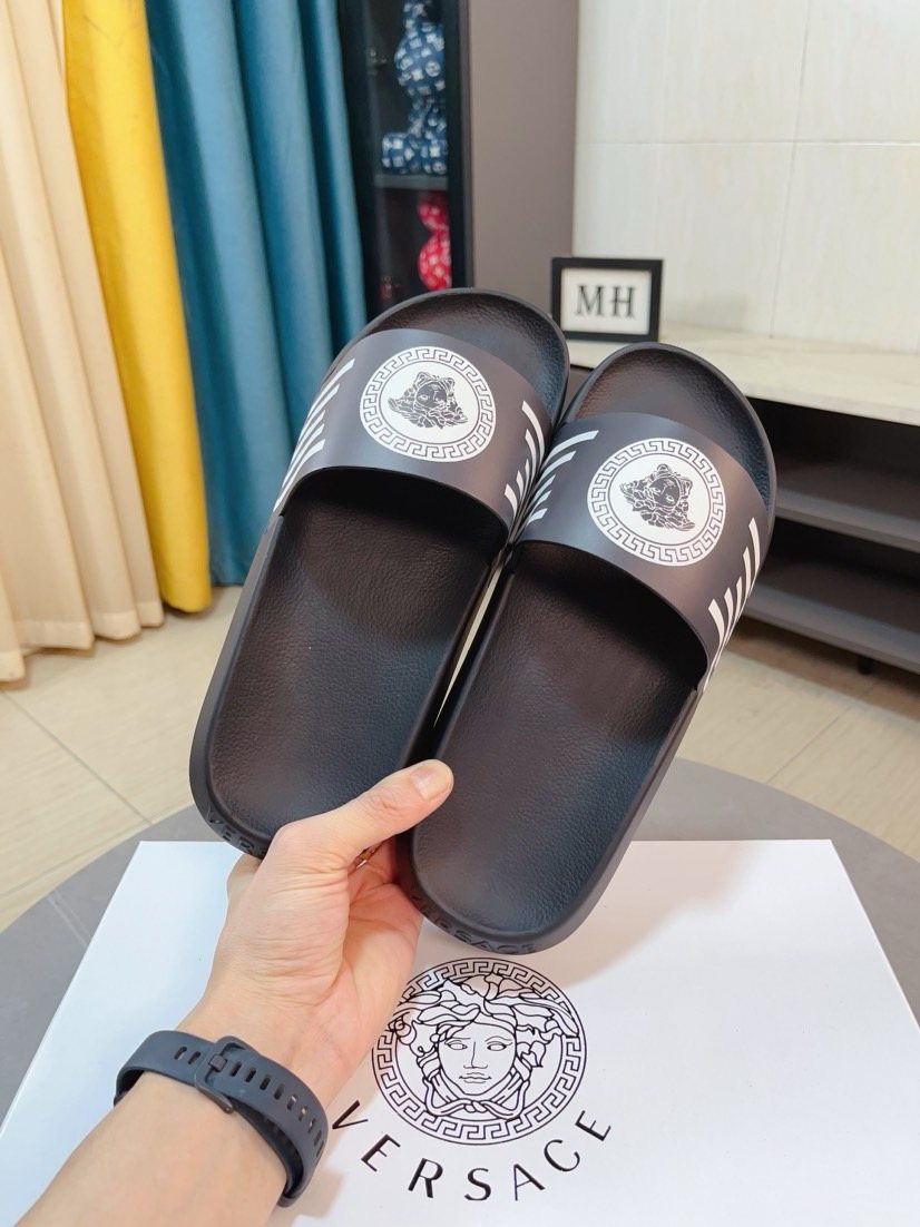 微商相册测试鞋子-Versace Striped Slide Sandals — front