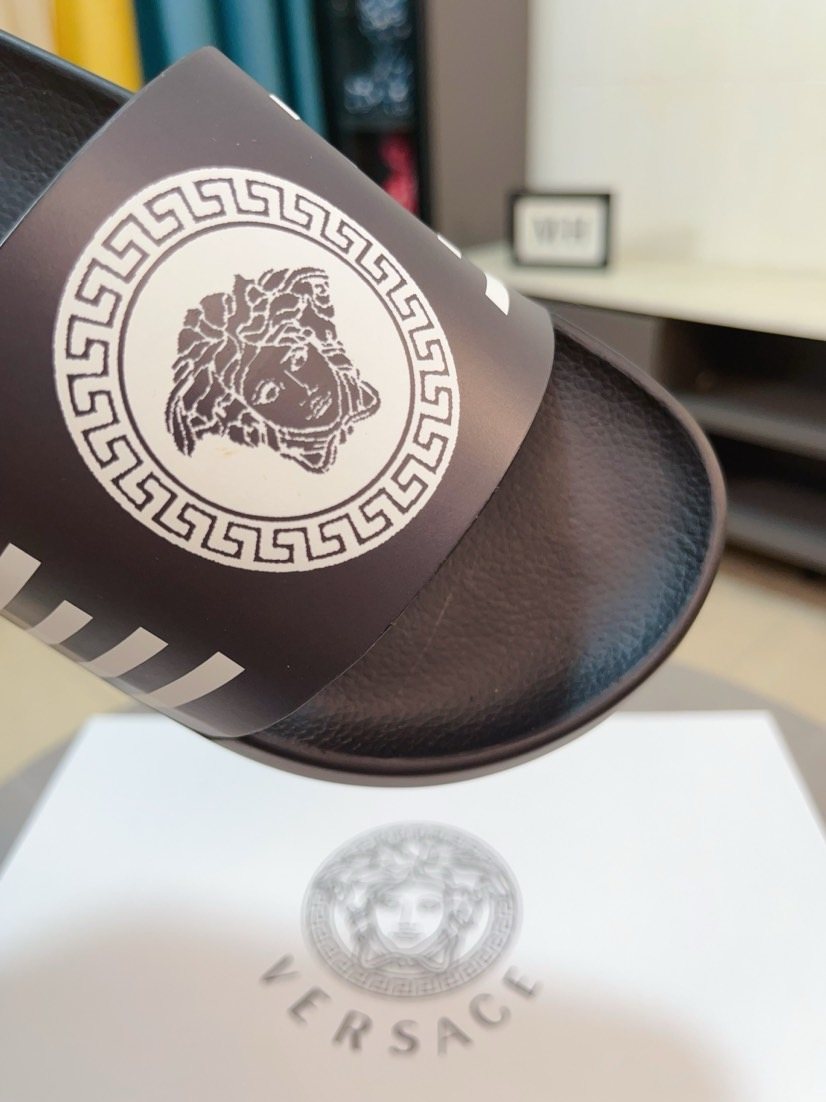微商相册测试鞋子-Versace Striped Slide Sandals — detail