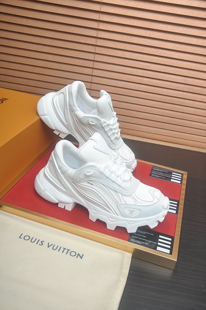 Louis Vuitton Low-Top Lug Sole Sneakers — hero