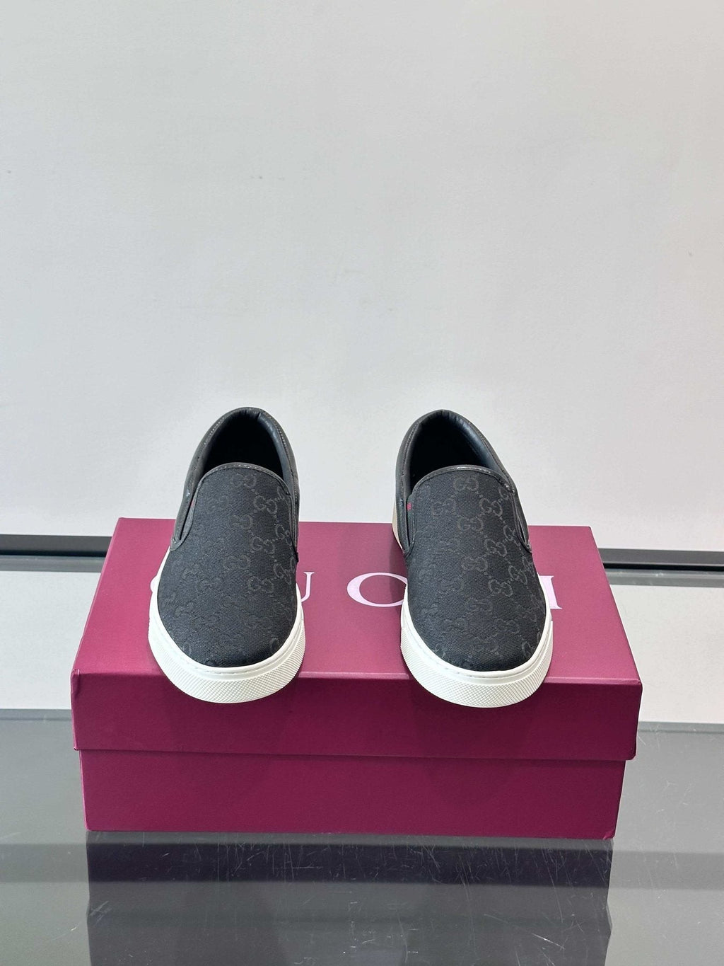 Gucci Patterned Slip-On Shoes — front