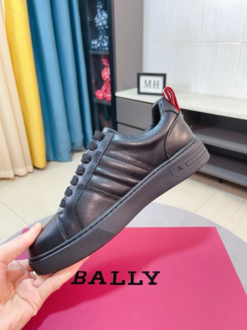 BALLY Low-Top Leather Sneakers — detail