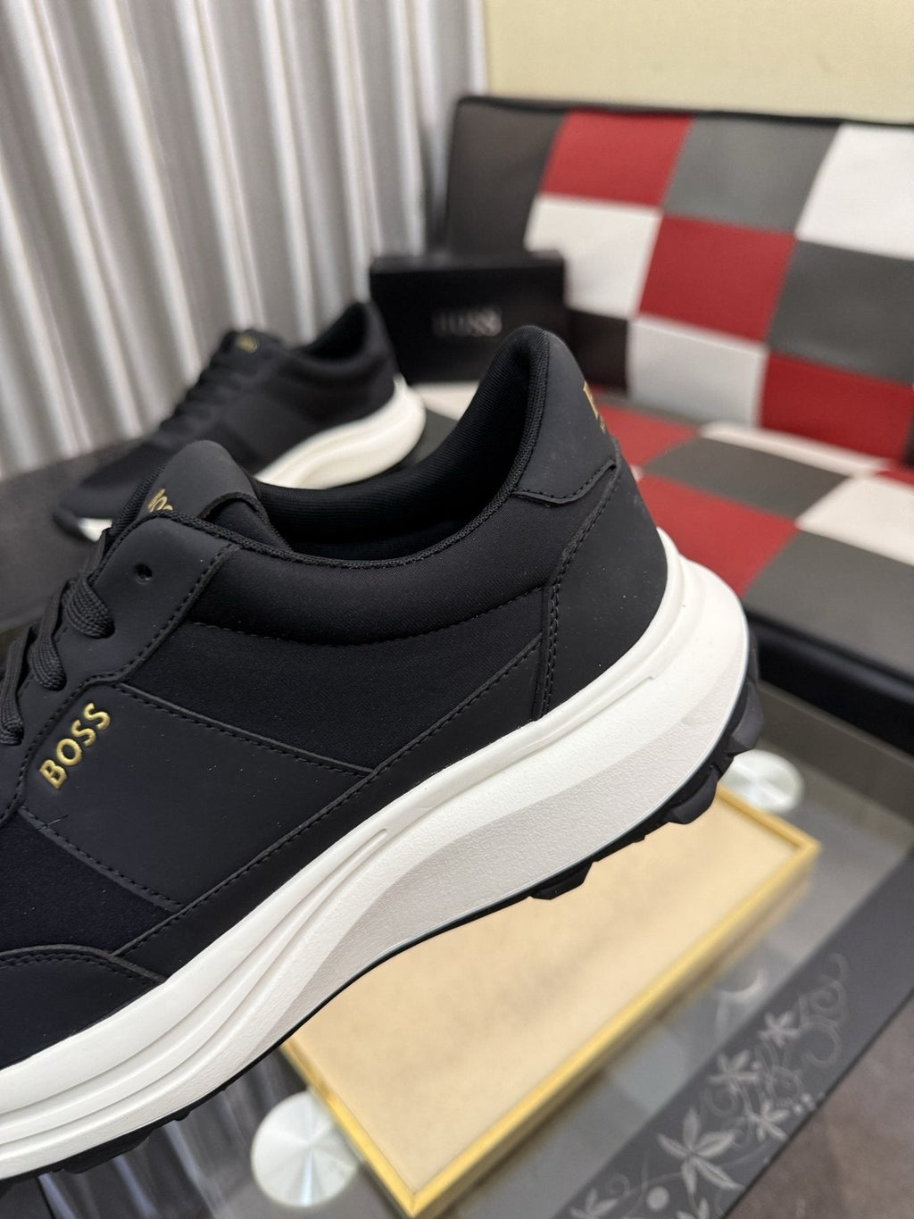微商相册测试鞋子-BOSS Layered Low-Top Sneakers — detail