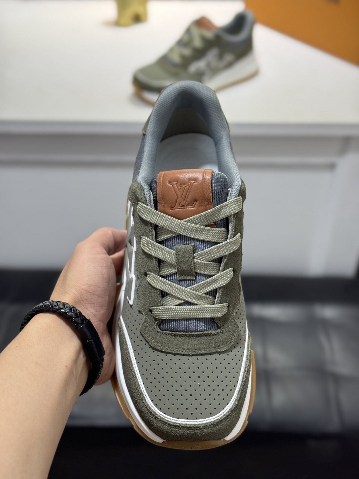 Louis Vuitton LV-Detail Low-Top Sneakers — front