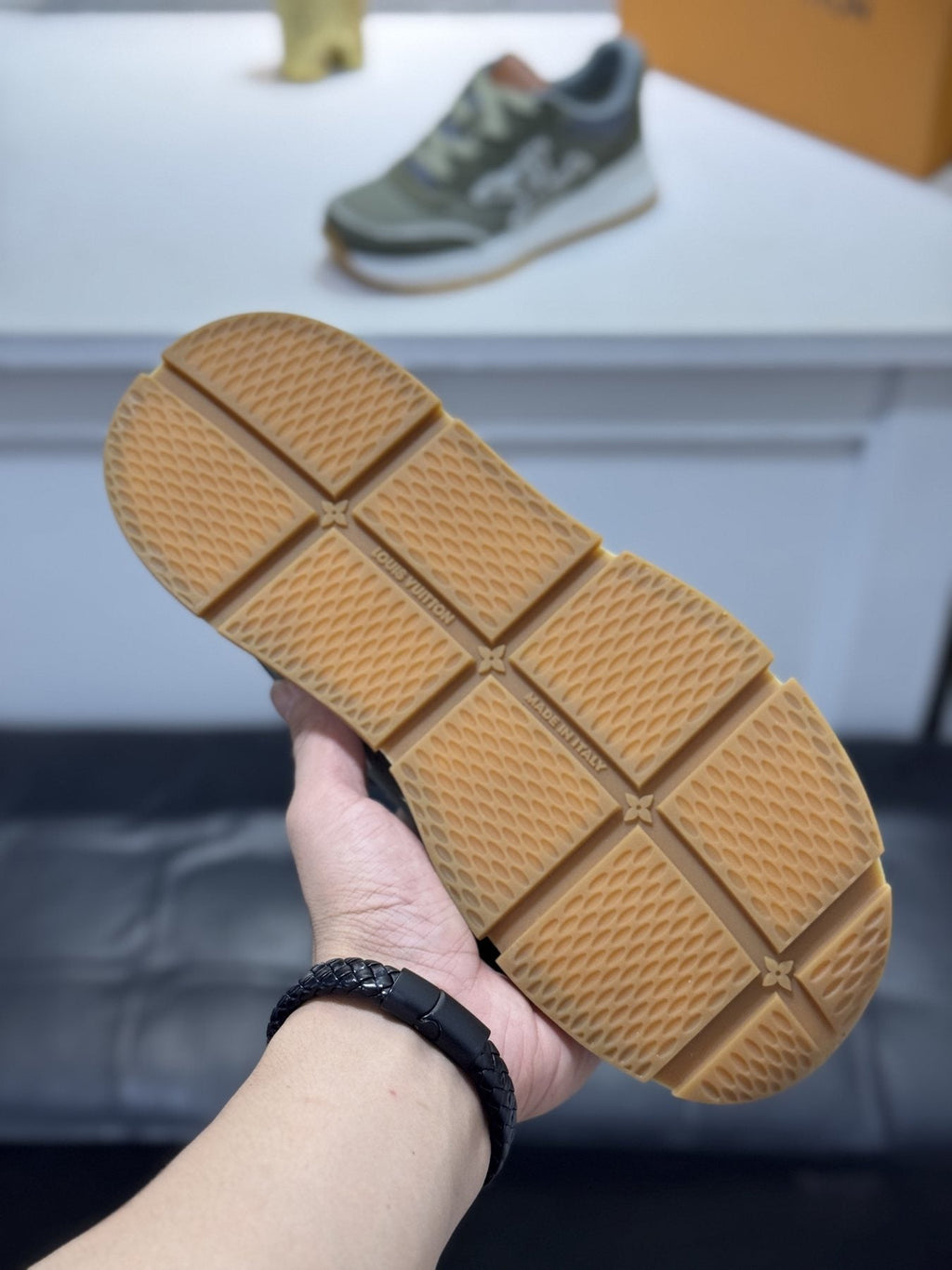Louis Vuitton LV-Detail Low-Top Sneakers — detail