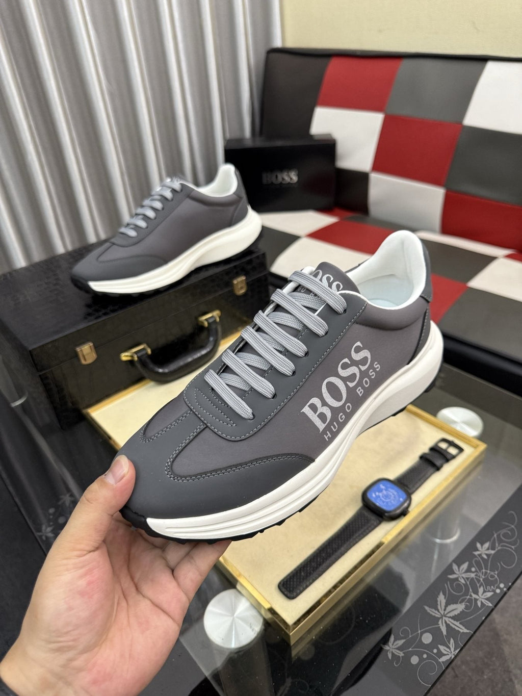 Hugo Boss Logo Low-Top Sneakers — side