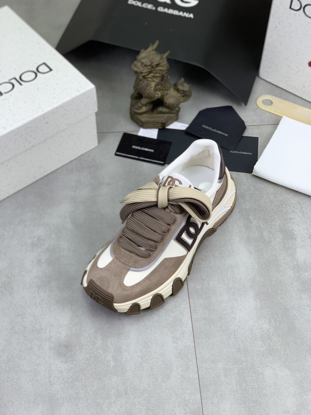 微商相册测试鞋子-Dolce & Gabbana Logo Panel Low-Top Sneakers — hero