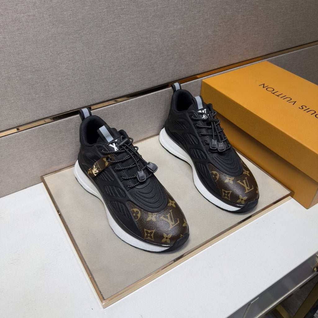 Louis Vuitton Patterned Low-Top Sneakers — front