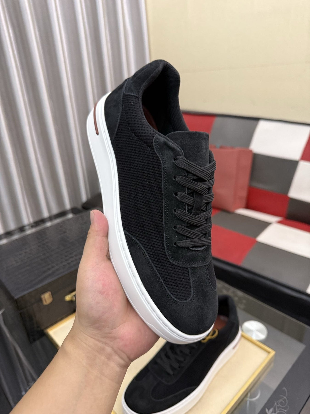 微商相册测试鞋子-Textured Panel Low-Top Sneakers — side