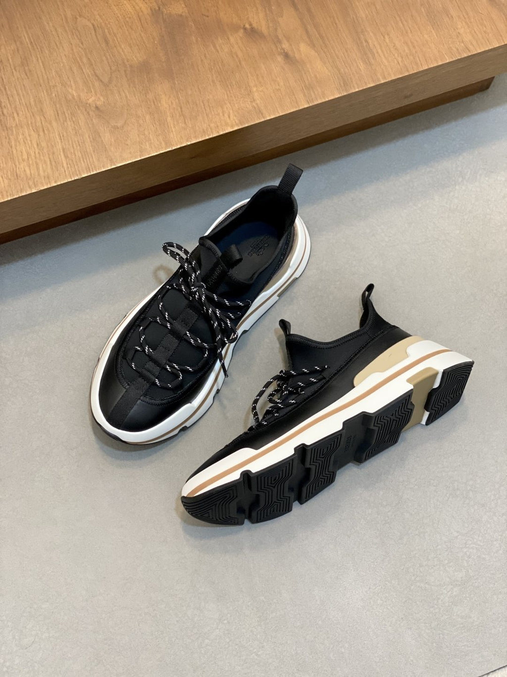 Hermès Bouncing Low-Top Sneakers — front