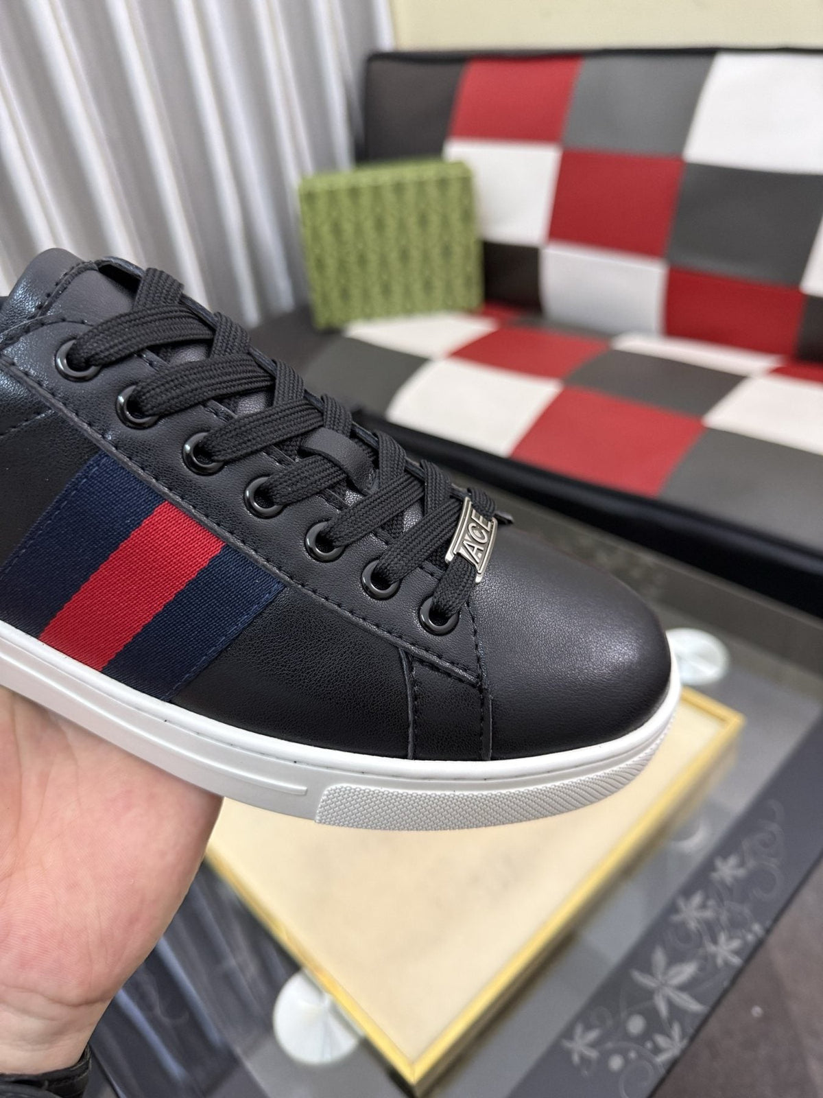 Gucci Stripe Low-Top Sneakers — detail