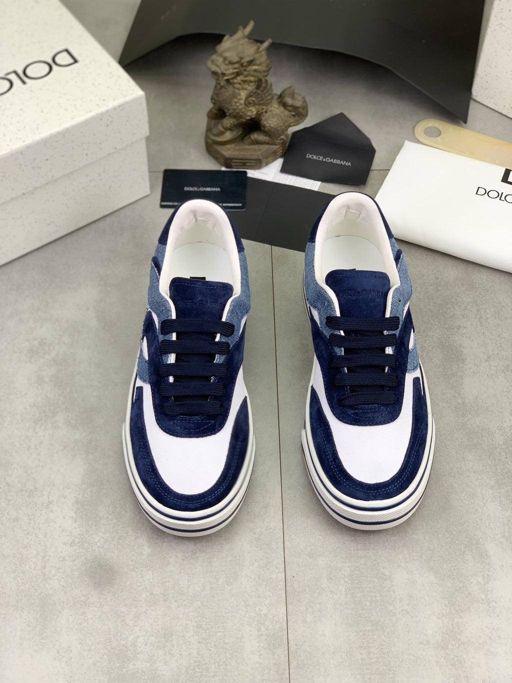 微商相册测试鞋子-Dolce & Gabbana Patterned Low-Top Sneakers — front