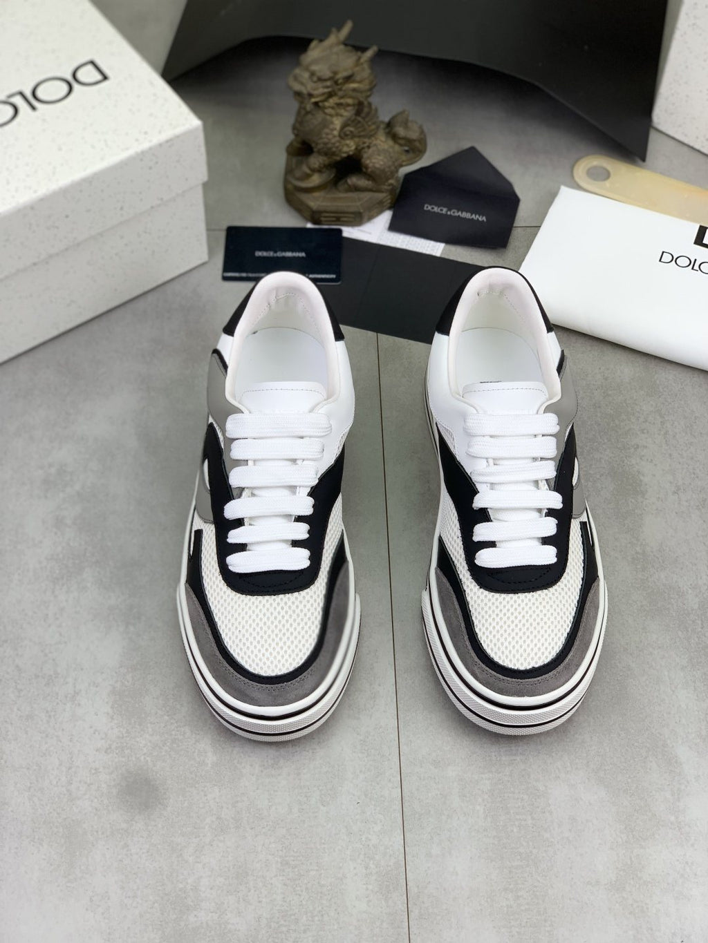 微商相册测试鞋子-Dolce & Gabbana Patterned Low-Top Sneakers — front