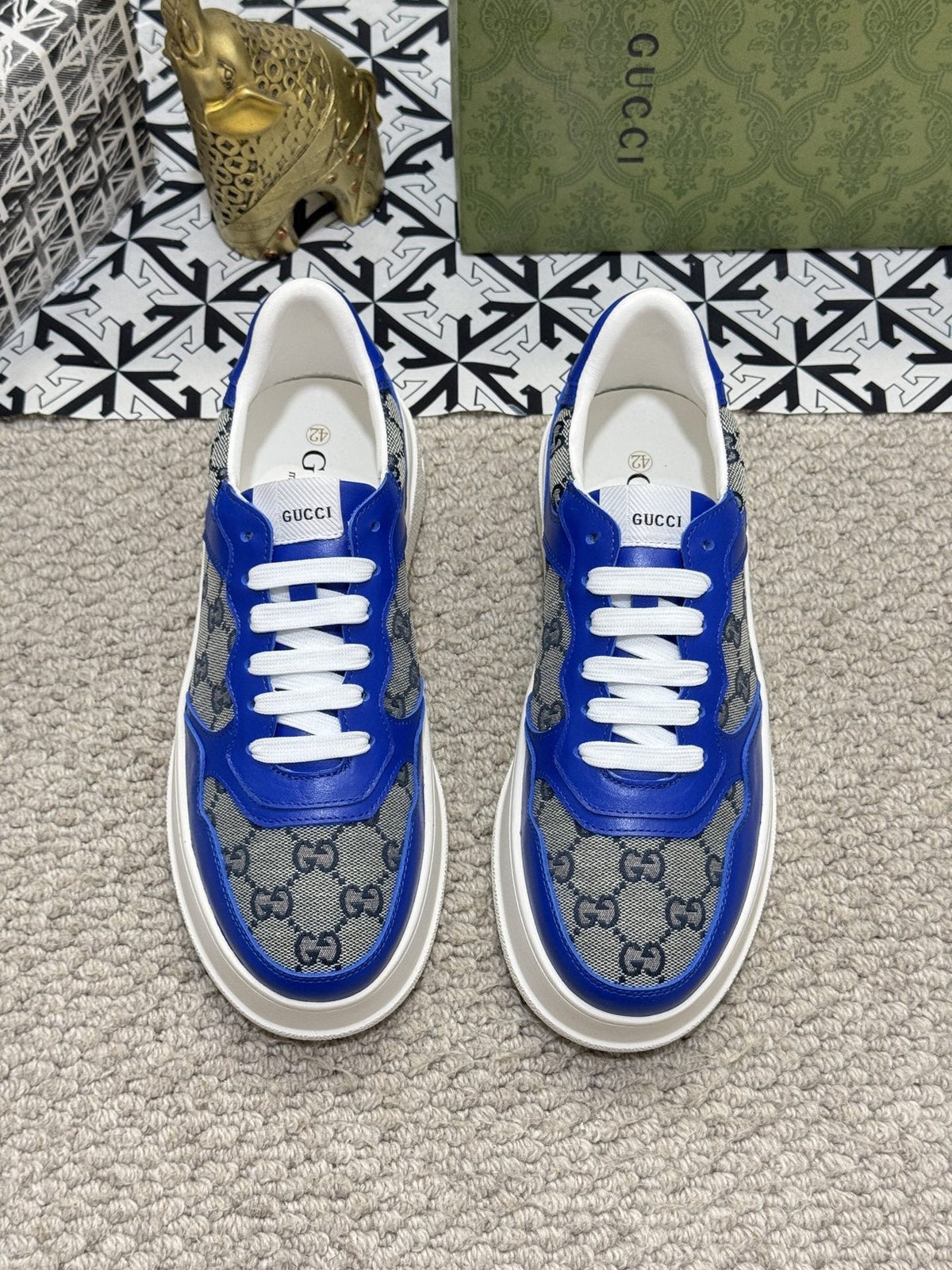 Gucci Patterned Low-Top Sneakers — front