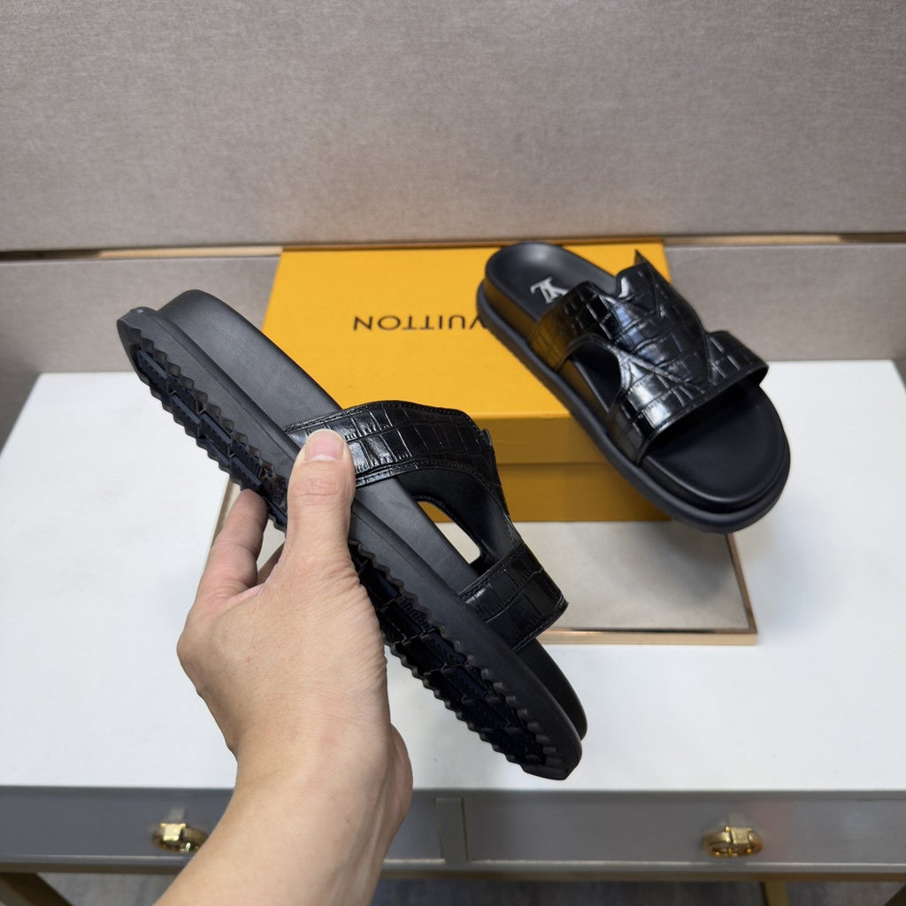 Men’s Textured Crossover Slide Sandals — side