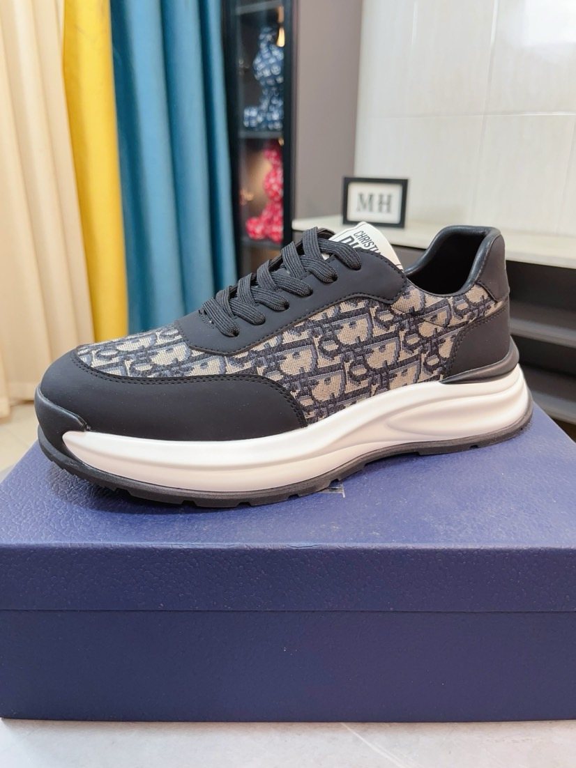 Dior Patterned Low-Top Sneakers — hero