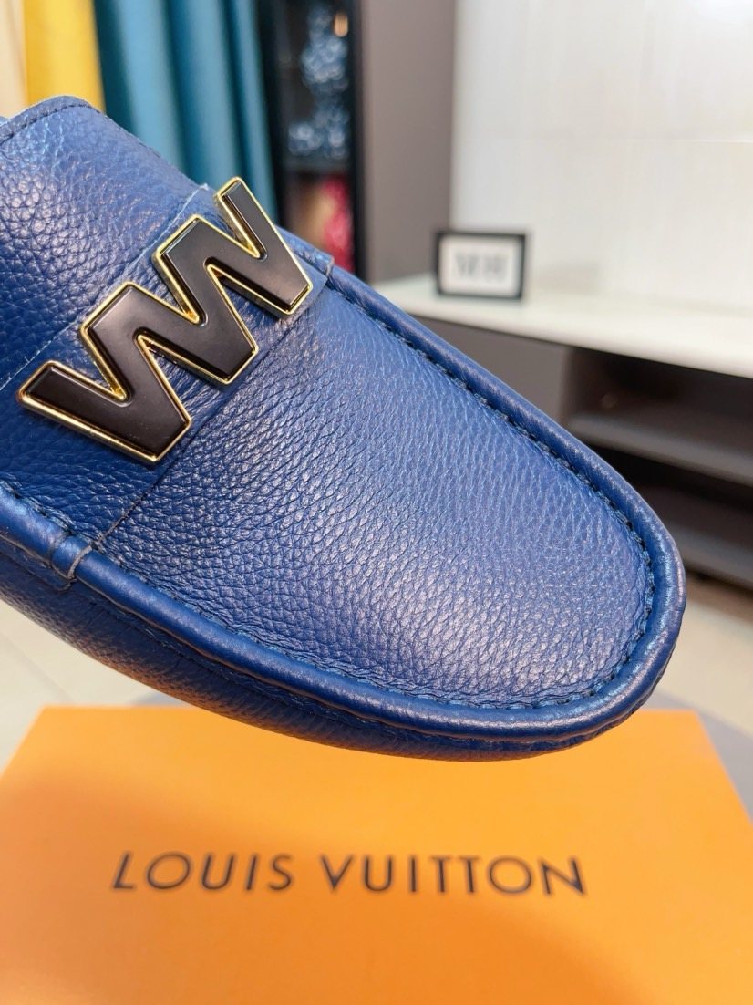 Louis Vuitton Blue Pebbled Driving Loafers — detail