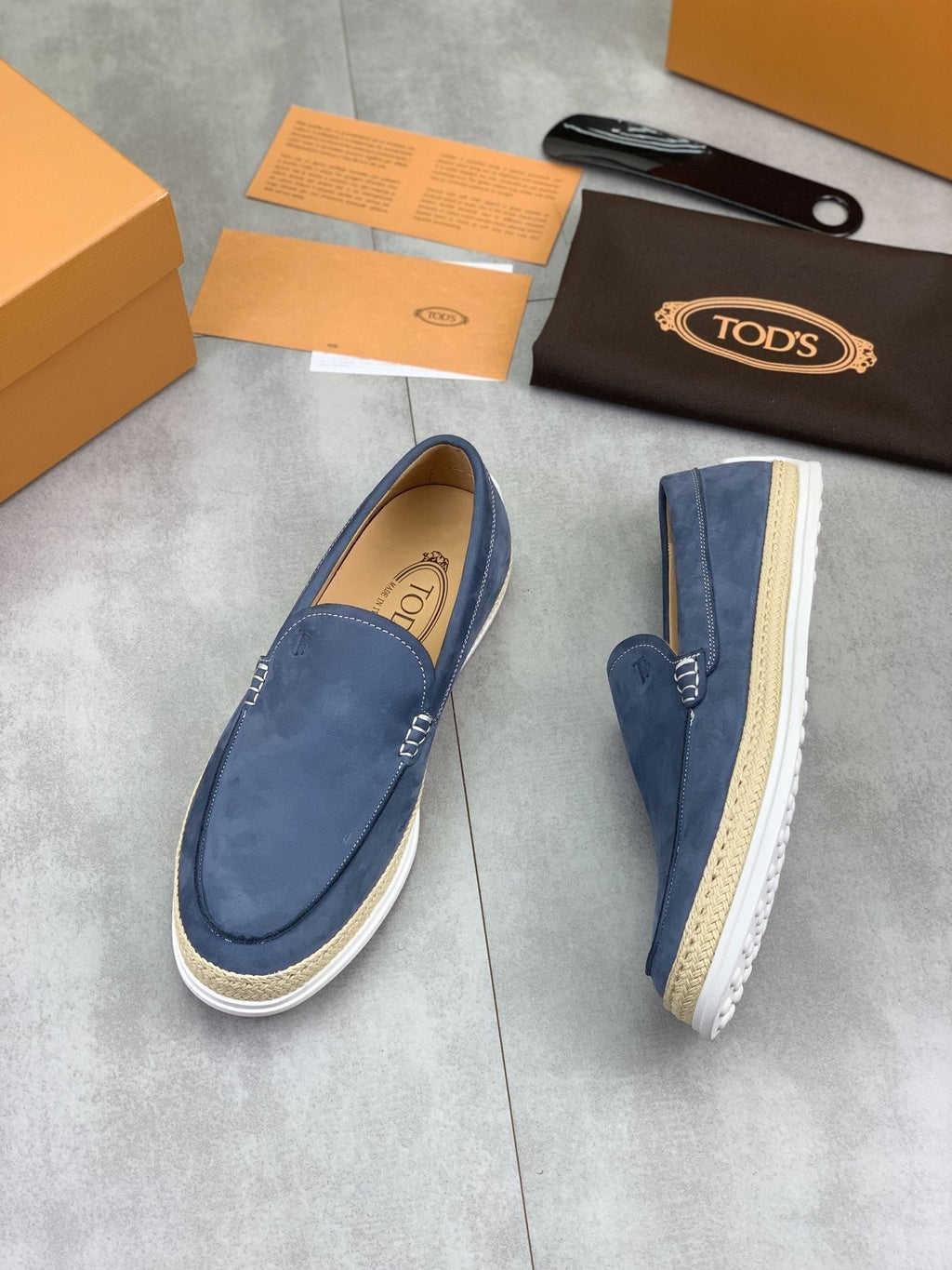 TOD'S Raffia-Trim Driving Loafers — side