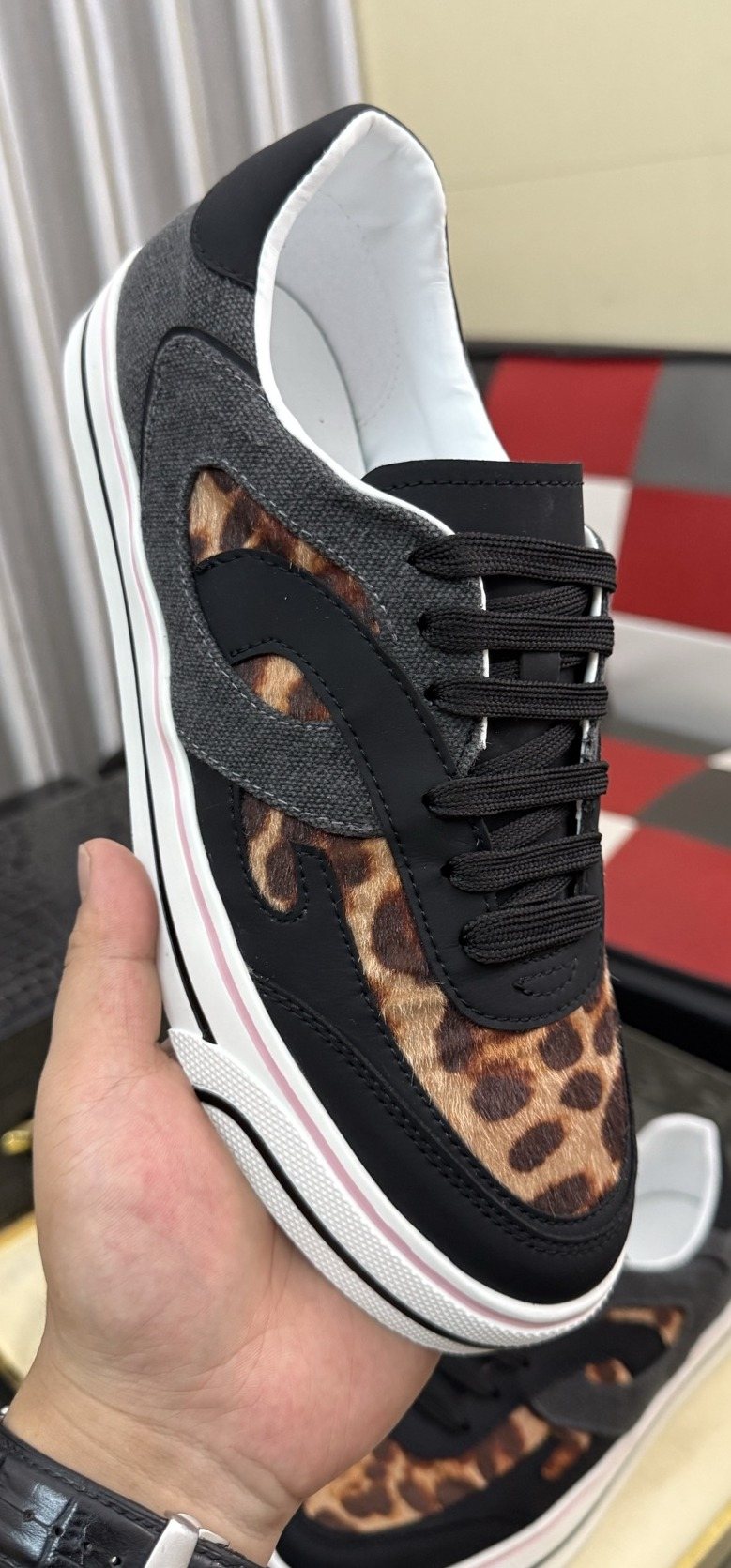Dolce & Gabbana Low-Top Lace-Up Sneakers — front