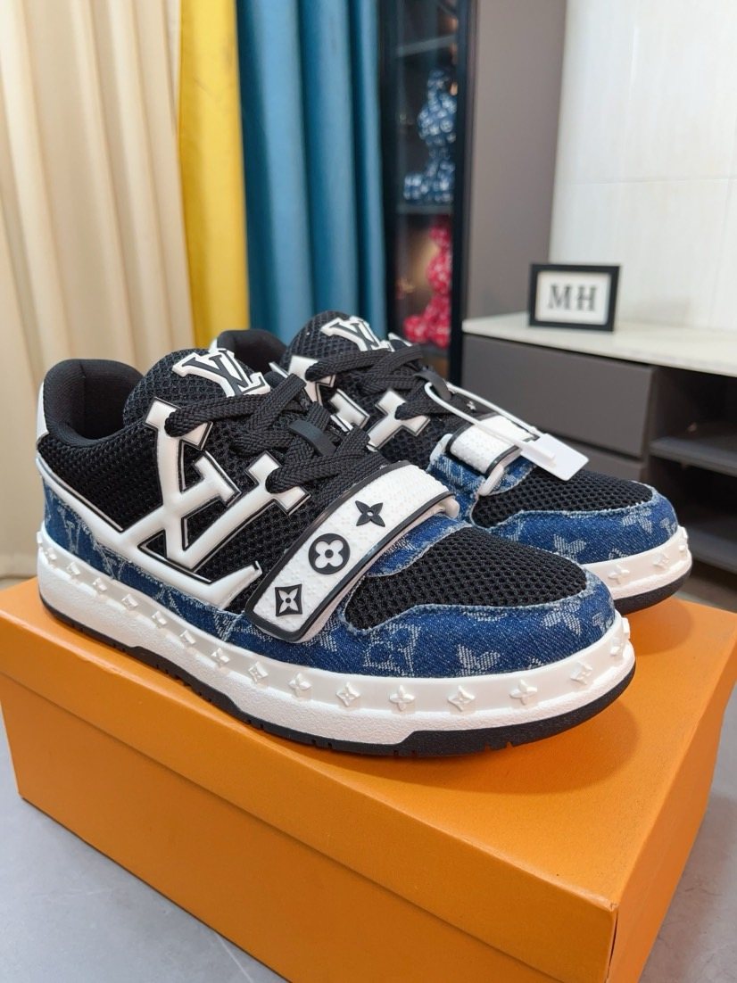 Louis Vuitton Patterned Panel Low-Top Sneakers — front