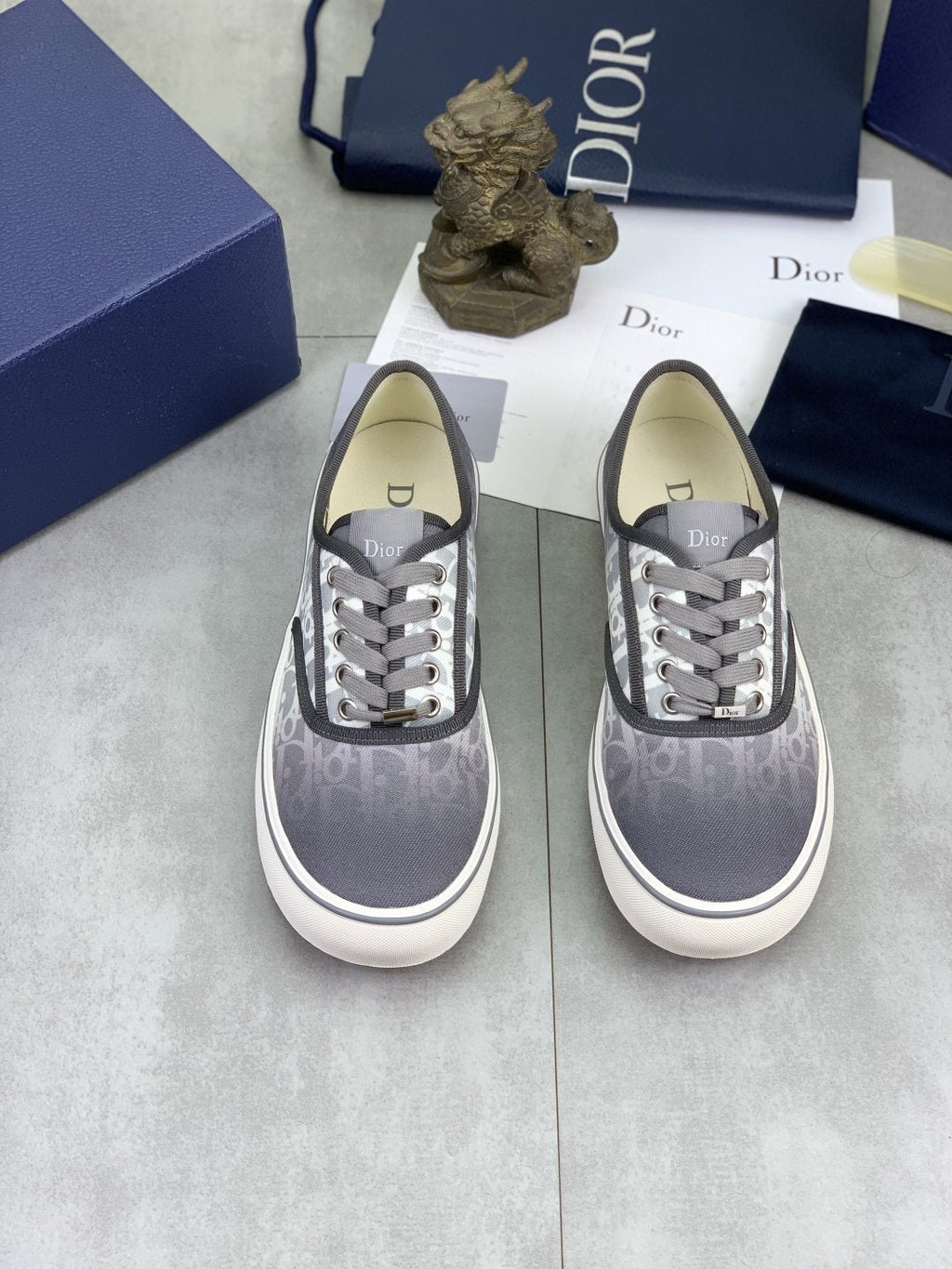 微商相册测试鞋子-Dior Navy Patterned Low-Top Canvas Sneakers — front