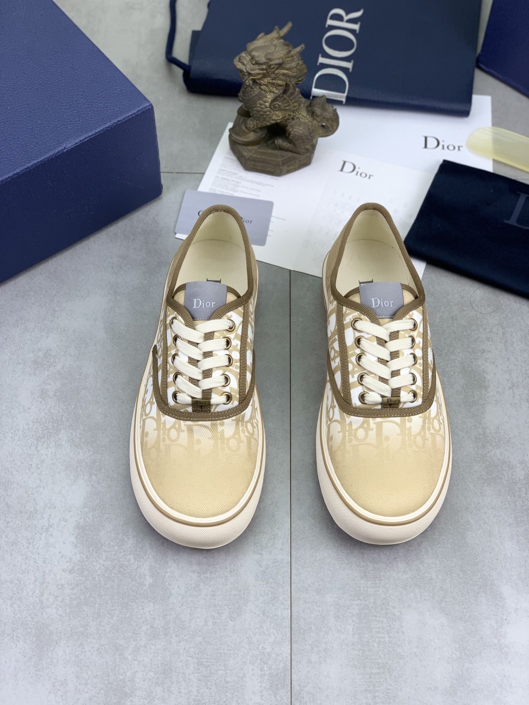 微商相册测试鞋子-Dior Navy Patterned Low-Top Canvas Sneakers — front