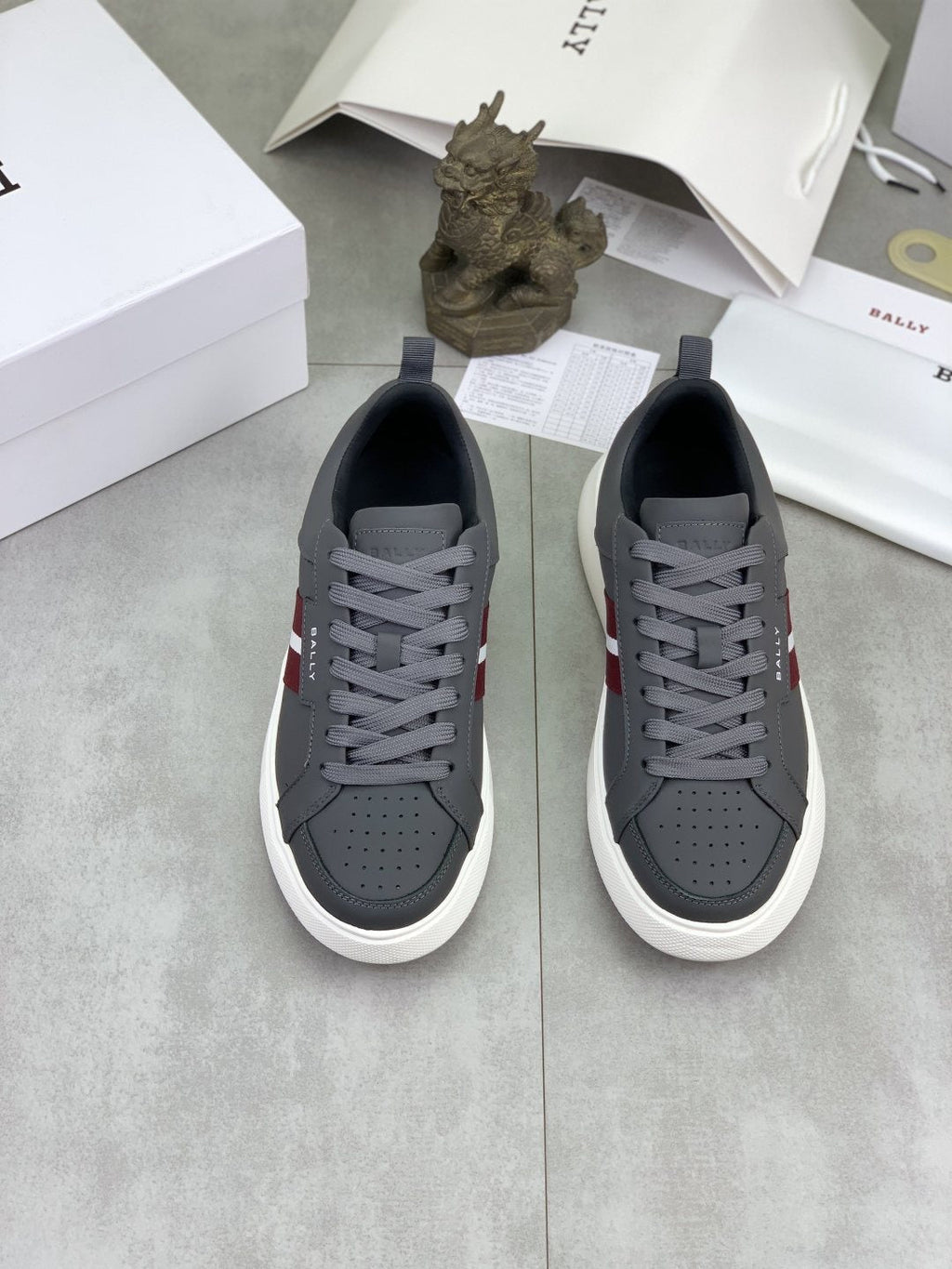 微商相册测试鞋子-Bally Double-Stripe Low-Top Sneakers — front
