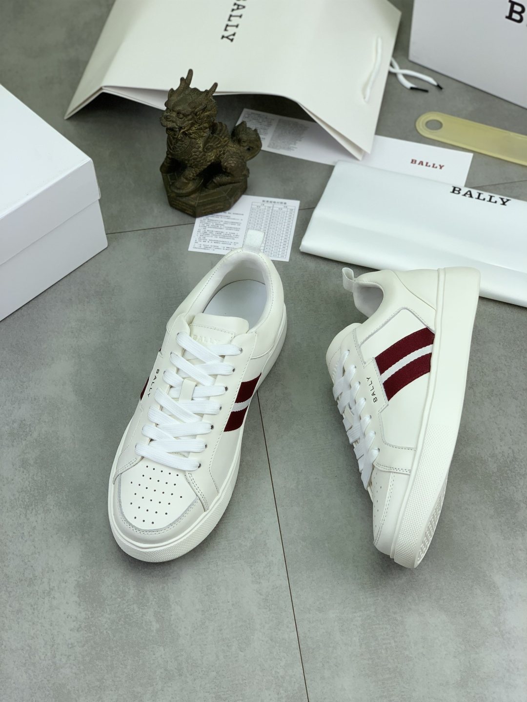 微商相册测试鞋子-Bally Double-Stripe Low-Top Sneakers — side