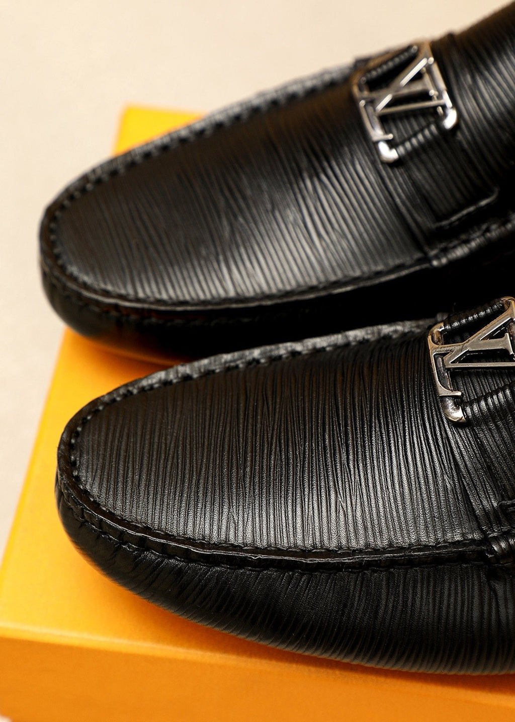 Louis Vuitton Brown Textured Driving Shoes — detail