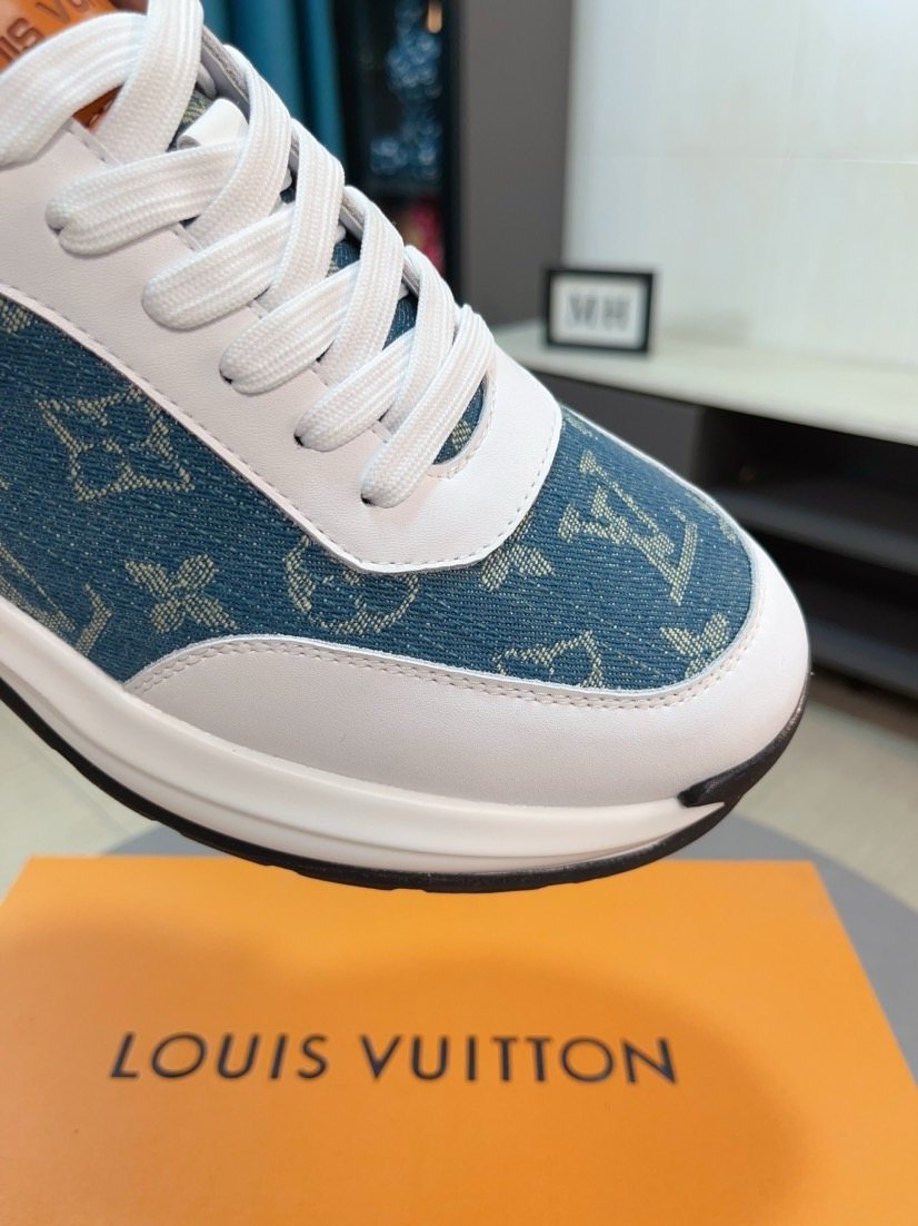 Louis Vuitton Monogram Low-Top Sneakers — detail
