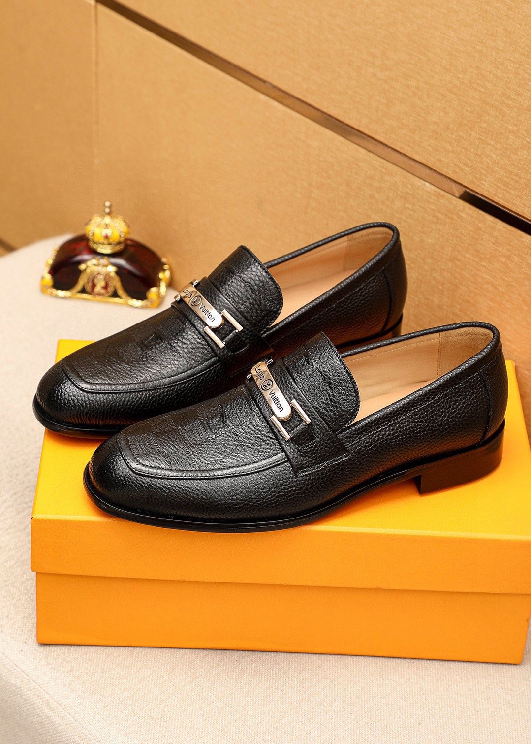 Louis Vuitton Textured Bar Loafers — side