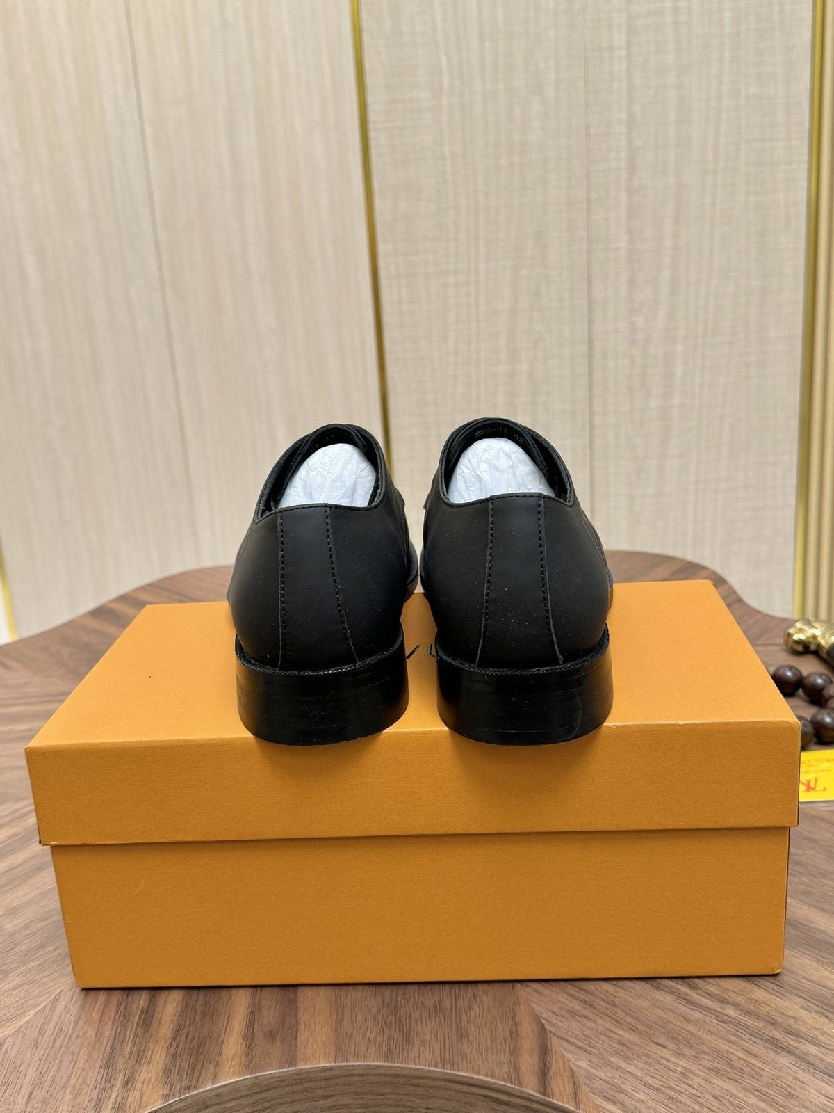 Louis Vuitton Plain-Toe Lace-Up Shoes — back