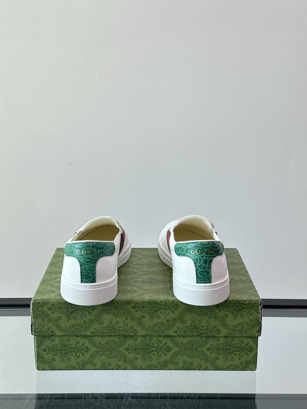 Gucci White Striped Slip-On Shoes — detail