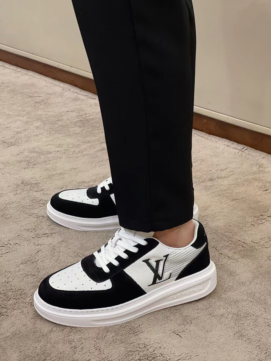 Louis Vuitton Side Lettering Low-Top Sneakers — model