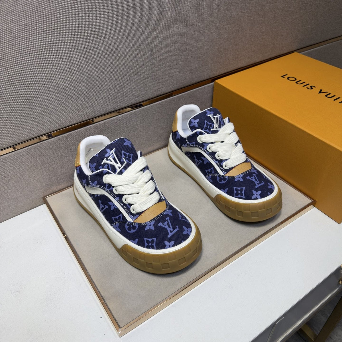 Louis Vuitton Patterned Low-Top Sneakers — front